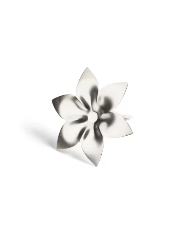 NÍCOLI ANILLO FLOR PICOS PLATEADO< Anillos