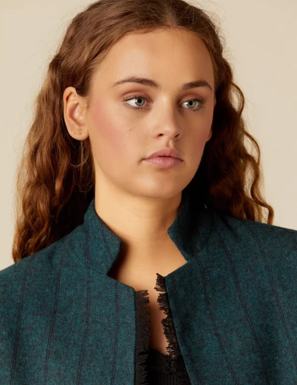 blazer_verde_raya_2.webp NÍCOLI BLAZER VERDE RAYA< Blazers