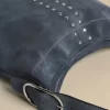 bolso_gr_serraje_azul_tac_1.webp NÍCOLI BOLSO GR SERRAJE AZUL TACHAS< Bolsos