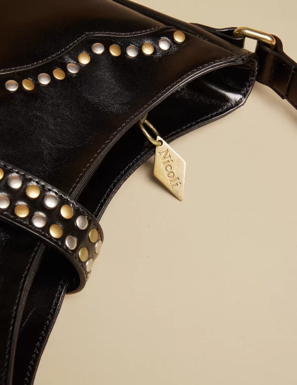 bolso_tachas_negro_1.webp NÍCOLI BOLSO TACHAS NEGRO< Bolsos