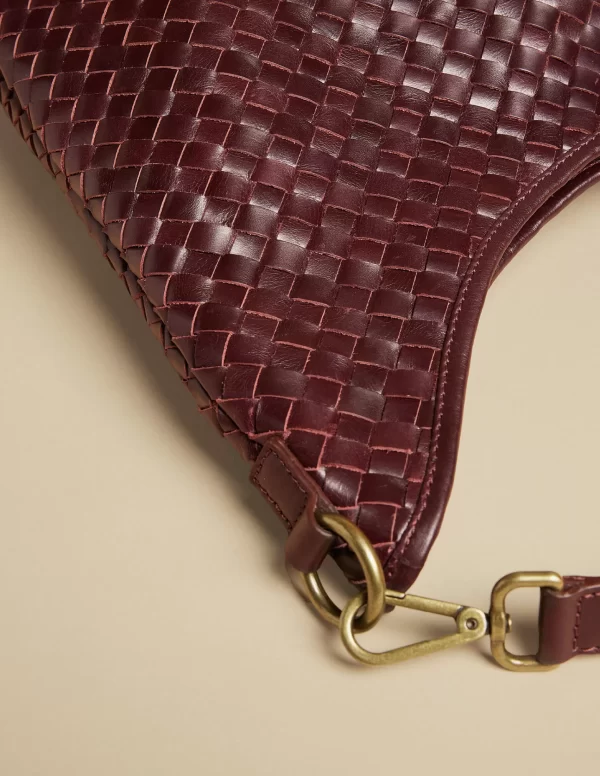bolso_trenzado_marrn_2.webp NÍCOLI BOLSO TRENZADO MARRÓN< Bolsos