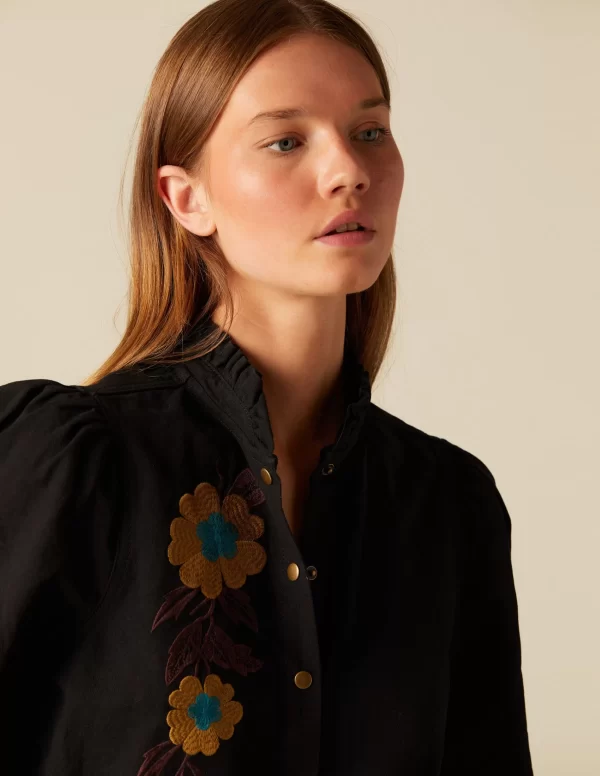 camisa_bordado_flor_2.webp NÍCOLI CAMISA BORDADO FLOR< Denim | Camisas