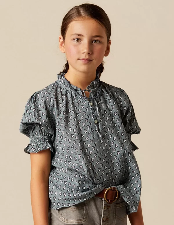 camisa_flor_ramito_azul_0-1.webp NÍCOLI CAMISA FLOR RAMITO AZUL< Camisas