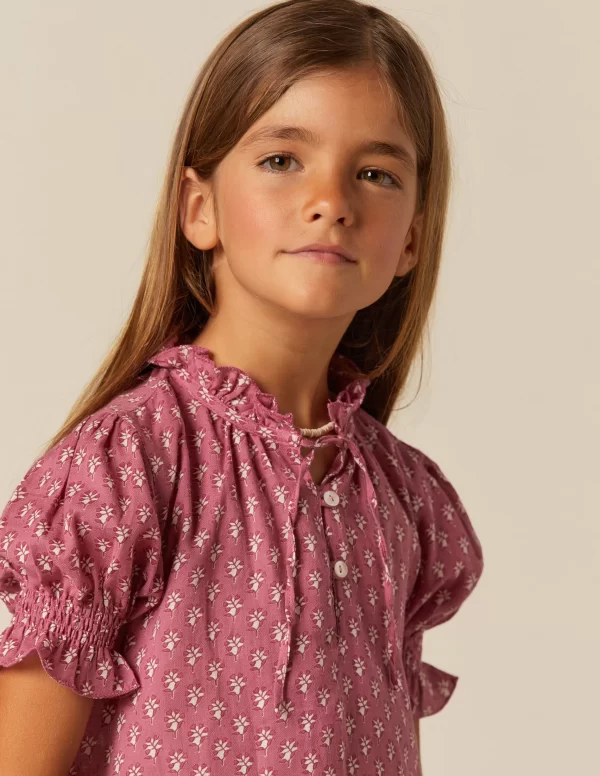 camisa_flor_ramito_fresa_2-1.webp NÍCOLI CAMISA FLOR RAMITO< Camisas