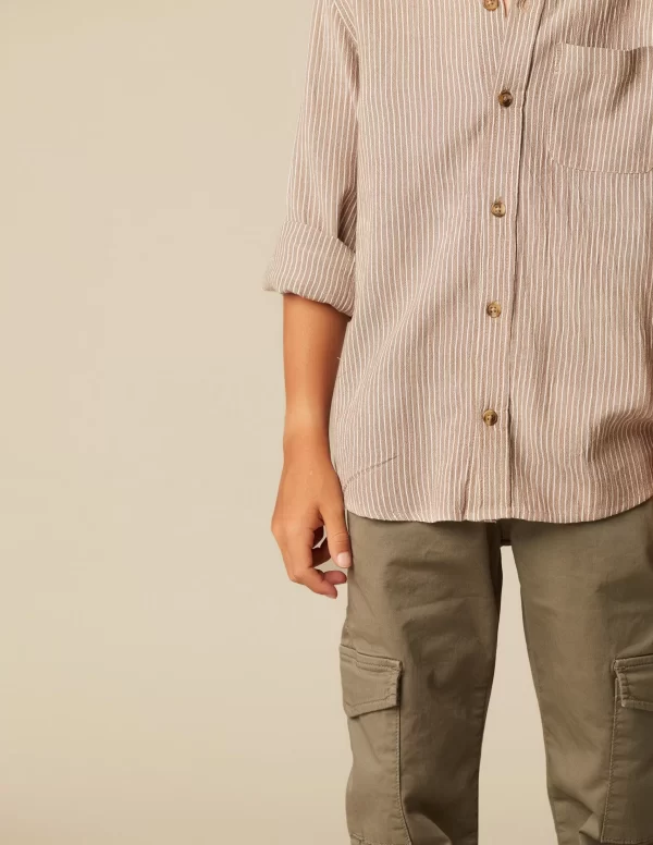 camisa_raya_marrn_2-1.webp NÍCOLI CAMISA RAYA MARRÓN< Camisas