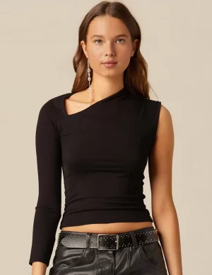 camiseta_asimtrica_negra_0.webp NÍCOLI CAMISETA ASIMéTRICA NEGRA< Camisetas | Tops