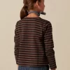 NÍCOLI CAMISETA SOLIDARIA RAYA GRANDE MARRÓN< Camisetas