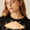camiseta_tachas_negra_1.webp NÍCOLI CAMISETA TACHAS NEGRA< Camisetas | Tops