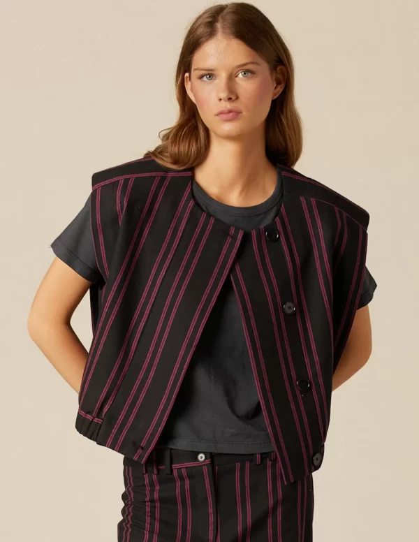 chaleco_negro_raya_mora_0.webp NÍCOLI CHALECO NEGRO RAYA< Chalecos