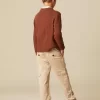 pantaln_cargo_largo_arena_3.webp NÍCOLI PANTALÓN CARGO LARGO< Pantalones