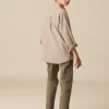 pantaln_cargo_largo_verde_3.webp NÍCOLI PANTALÓN CARGO LARGO VERDE< Pantalones