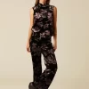 pantaln_terciopelo_flor_m_2.webp NÍCOLI PANTALÓN TERCIOPELO FLOR< Pantalones