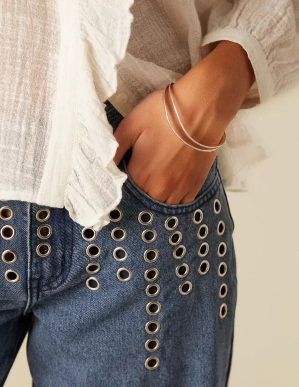 pantaln_vaquero_azul_mix__1.webp NÍCOLI PANTALÓN VAQUERO AZUL MIX TACHUELAS< Denim | Pantalones