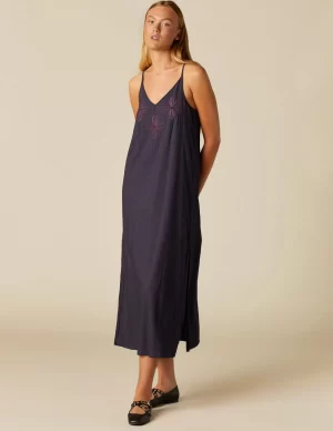 vestido_azul_tirantes_bor_0.webp NÍCOLI VESTIDO AZUL TIRANTES BORDADO< Vestidos